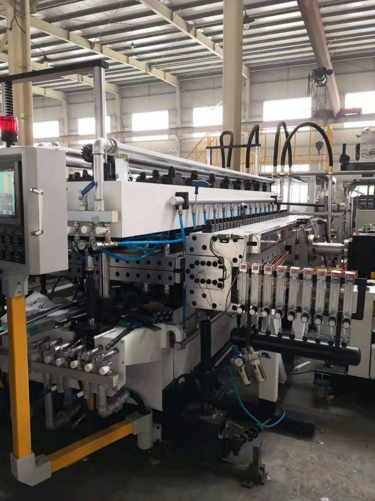 Линия за екструдиране на кухи листове