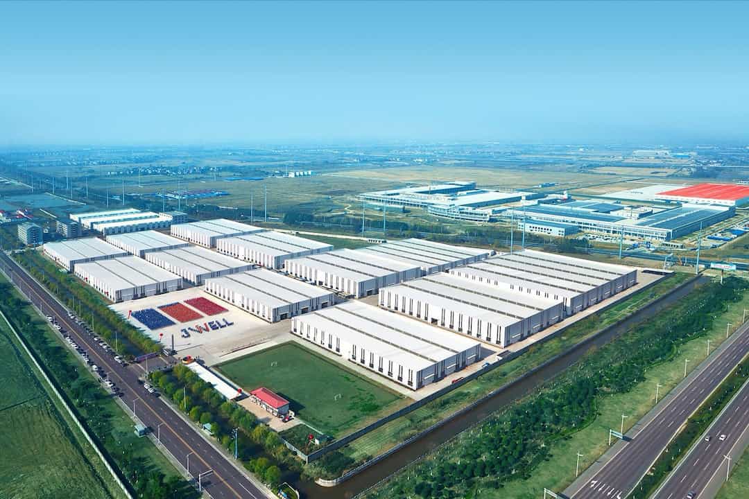 Zprávy 2 továrna jwell