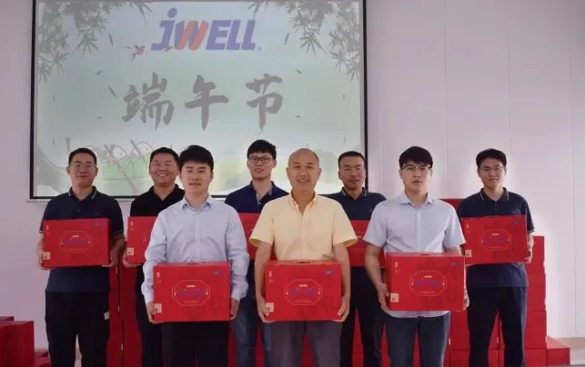 Přivítejte festival dračích lodí zdravým životem a vůní rýžových knedlíčků.