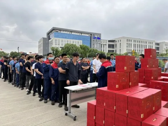 Přivítejte festival dračích lodí zdravým životem a vůní rýžových knedlíčků.